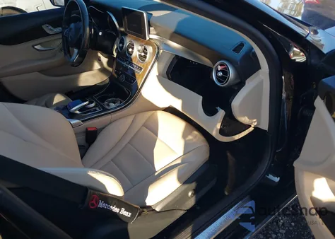 2016 Mercedes-Benz C 300 из США, поврежденный, VIN 55SWF4JB7GU077491